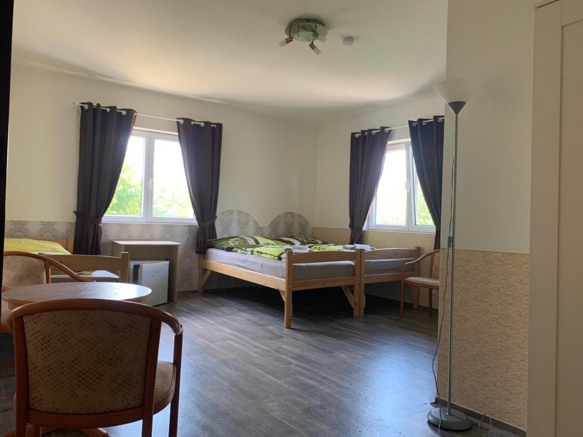 Penzion U Jezera Hotel Konstantinovy Lázně Eksteriør billede